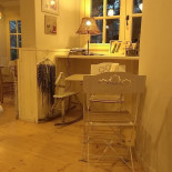 Maison Caffe inside