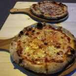 Pizza D'oro food