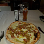 Pizzeria Vecchia Napoli food