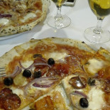 Pizzeria Vecchia Napoli food