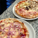 Sfarinando Pizzeria Comida
