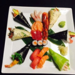 Amico Sushi Comida