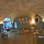 Degusteria Exterior