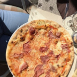 Pizzeria Apollo Xi food