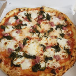 Pata Pizza Di Pirisi Davide Nourriture