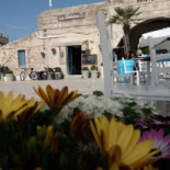 Caffe Online Exterior
