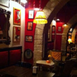 Le Chat Noir Dentro