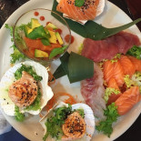 Sushi Mania food