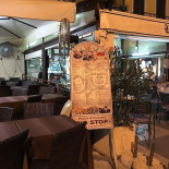 Gio Max À l'intérieur