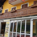 Cafe Zu Treyen outside