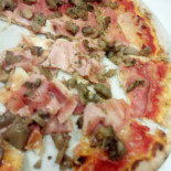 Pizzeria Terminus food