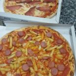 Pizzeria La Perla food