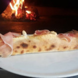 Pizzeria La Perla inside