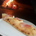 Pizzeria La Perla inside