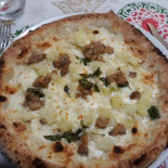 Pizzeria Braceria Il Lupo food