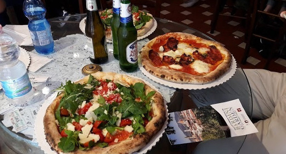 Gusta Pizza Nourriture
