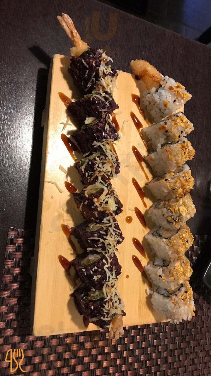 Gold Sushi Japanese Asian Fusion Comida