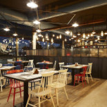 Lob's Seafood Dentro