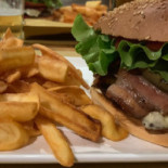 Millennium Pub Comida