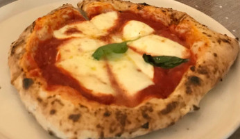 Pizzeria 081 Napoletana food