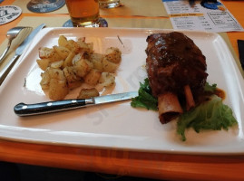 The Wall Brewpub food