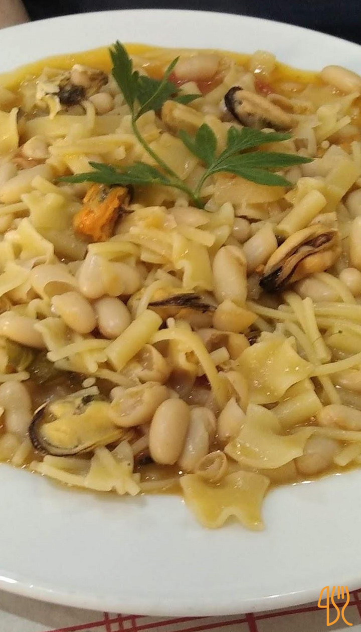 E Bell O' Magna' Nourriture