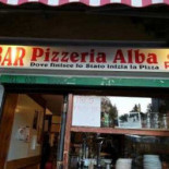 Pizzeria Alba outside