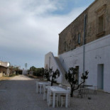 Masseria Palombara, Relais outside