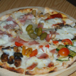 Pizzeria Monreal food