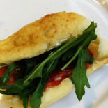 Le Crescentine Di Novella food