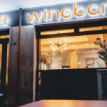 Don Winebar À l'intérieur
