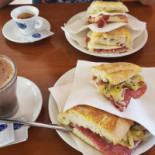 Neapolis Caffè Nourriture