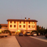 Alla Basilica Exterior