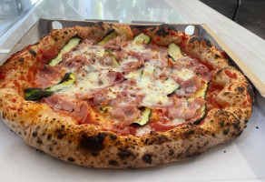 902 Pizzeria Da Asporto food