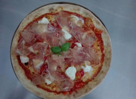 Pizza Pazza food