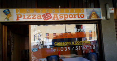 Bea Ta Pizza inside