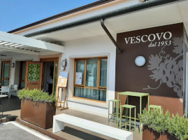 Vescovo inside