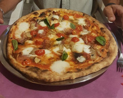 La Rinascente Pizzeria food