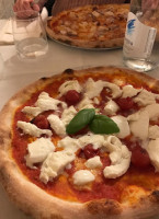 Basilico Fresco Pizza E Cucina food