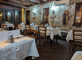 Trattoria Caccia Reale food