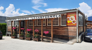 La Campagnola outside