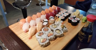 Sushi Aurora food