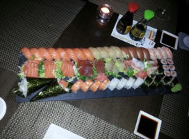 I-sushi food