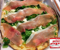 Miss Pizza Tor Vergata food