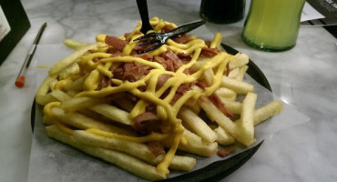 100 Montaditos, Est food