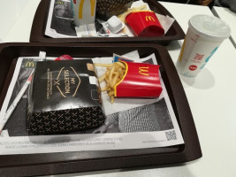 Mcdonald's Roma Molo C food