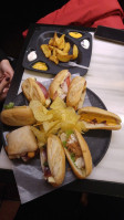 100 Montaditos food