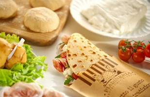 La Piadineria food