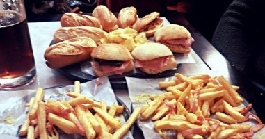 100 Montaditos, Piazza Carlina food