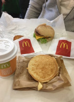 Mcdonald's Esterno Stazione food